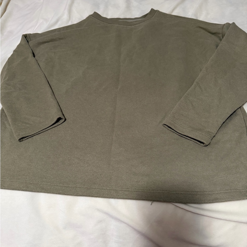 Pull&Bear Olive Long Sleeve sweatshirt Small Women’s